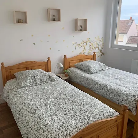 Duplex Notre Dame Proche Du Port דירה *